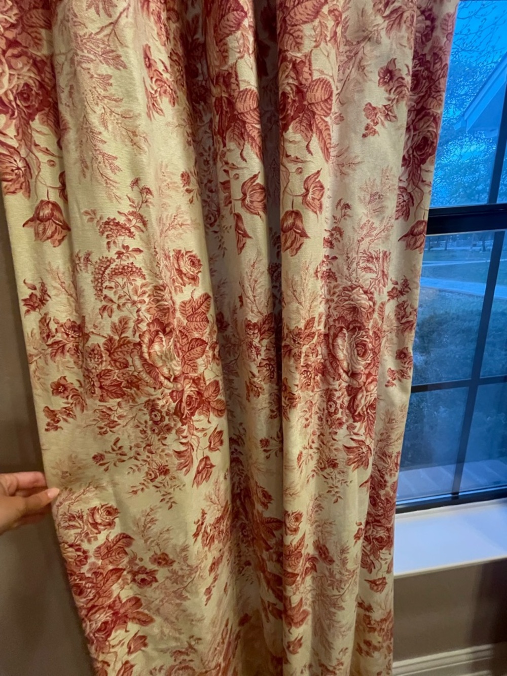 Classic Floral Window Curtains in Cream and Rose - Unbranded 4 Panels 50 x 90 - Picture 4 of 10